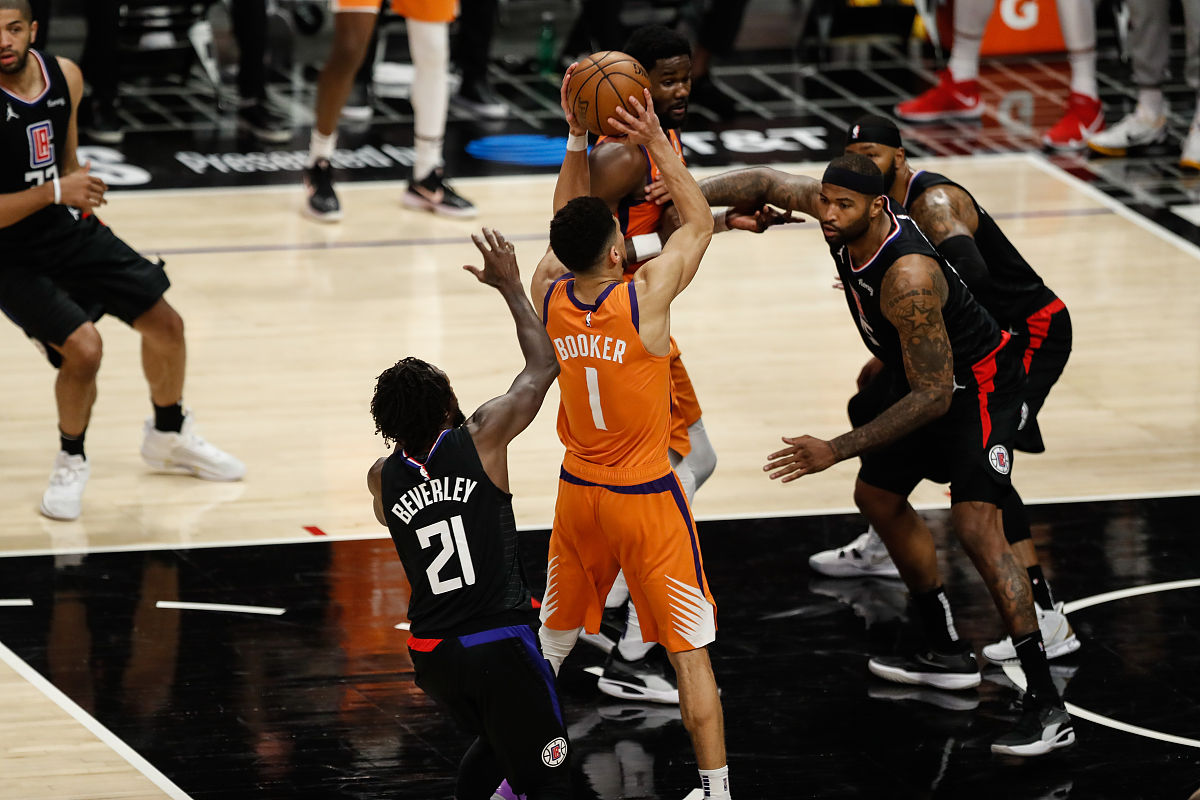 包含浓眉哥在老鹰比赛中赛况扑朔迷离，战术调整引发热议！的词条乐鱼体育登入